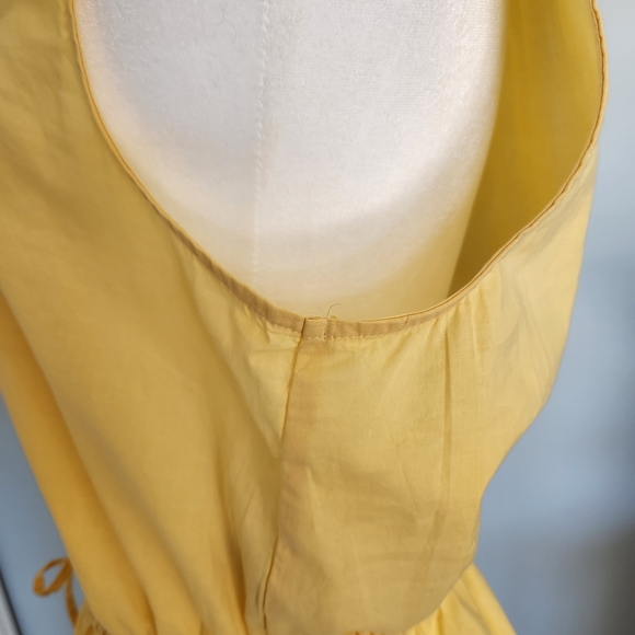Old Navy NWT Yellow Sleeveless Blouse S - Picture 4 of 7